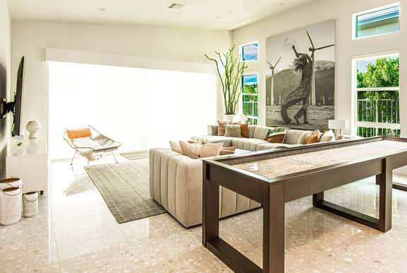 H77467 - Wells Luxury