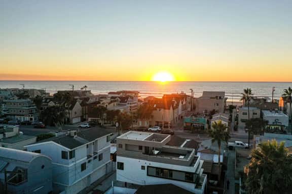 S813 - Sunset Paradise